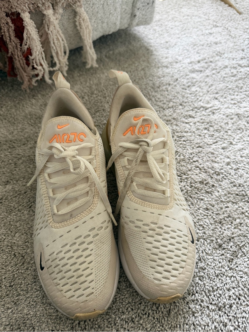 Air Max 270 - Picture 2 of 9